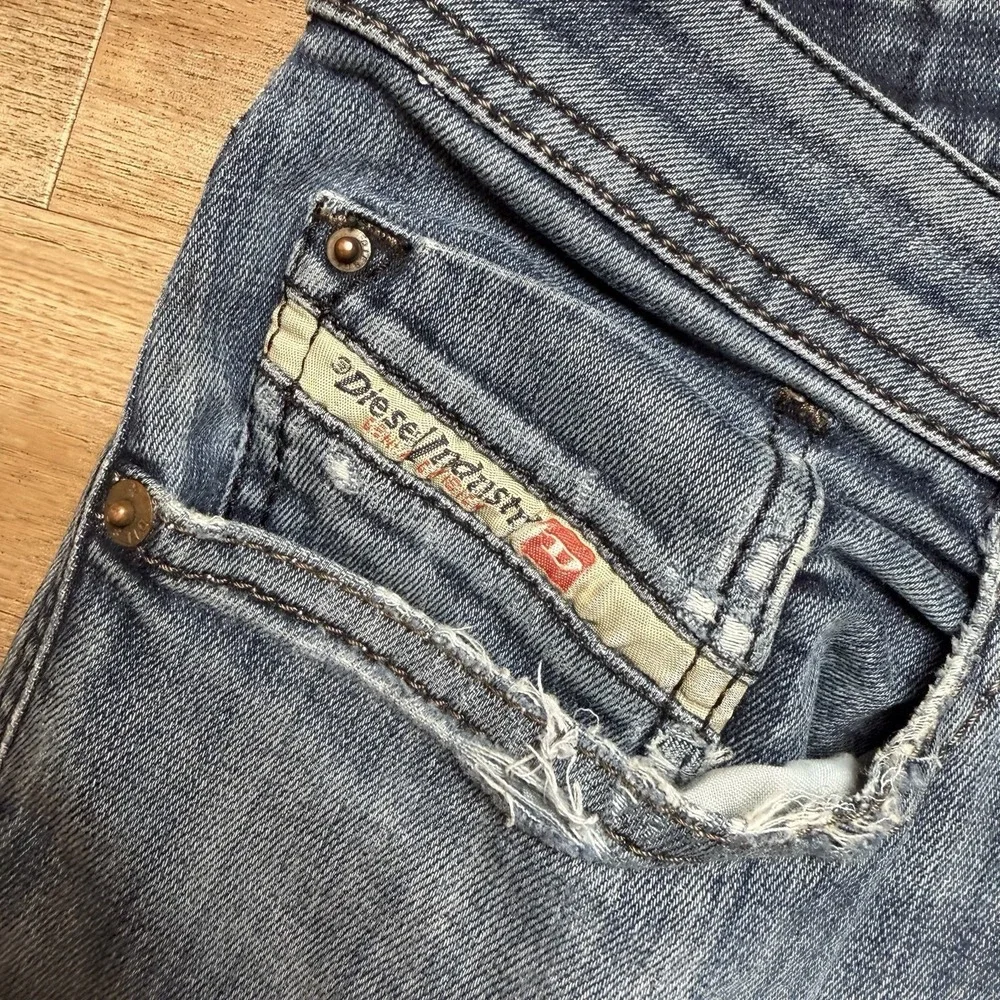 Diesel Waykee Jeans Men 30x32 Blue Straight Leg Stretch Medium‎ Wash Distressed